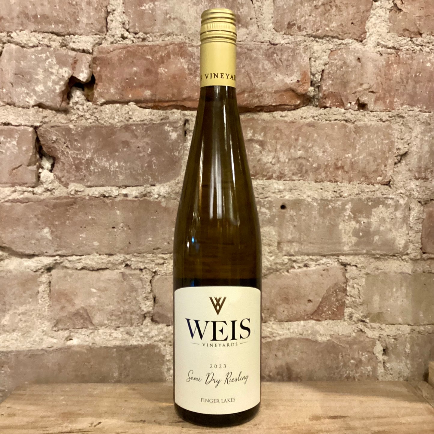 Weis Vineyards Riesling Semi-Dry Finger Lakes 2023 750mL