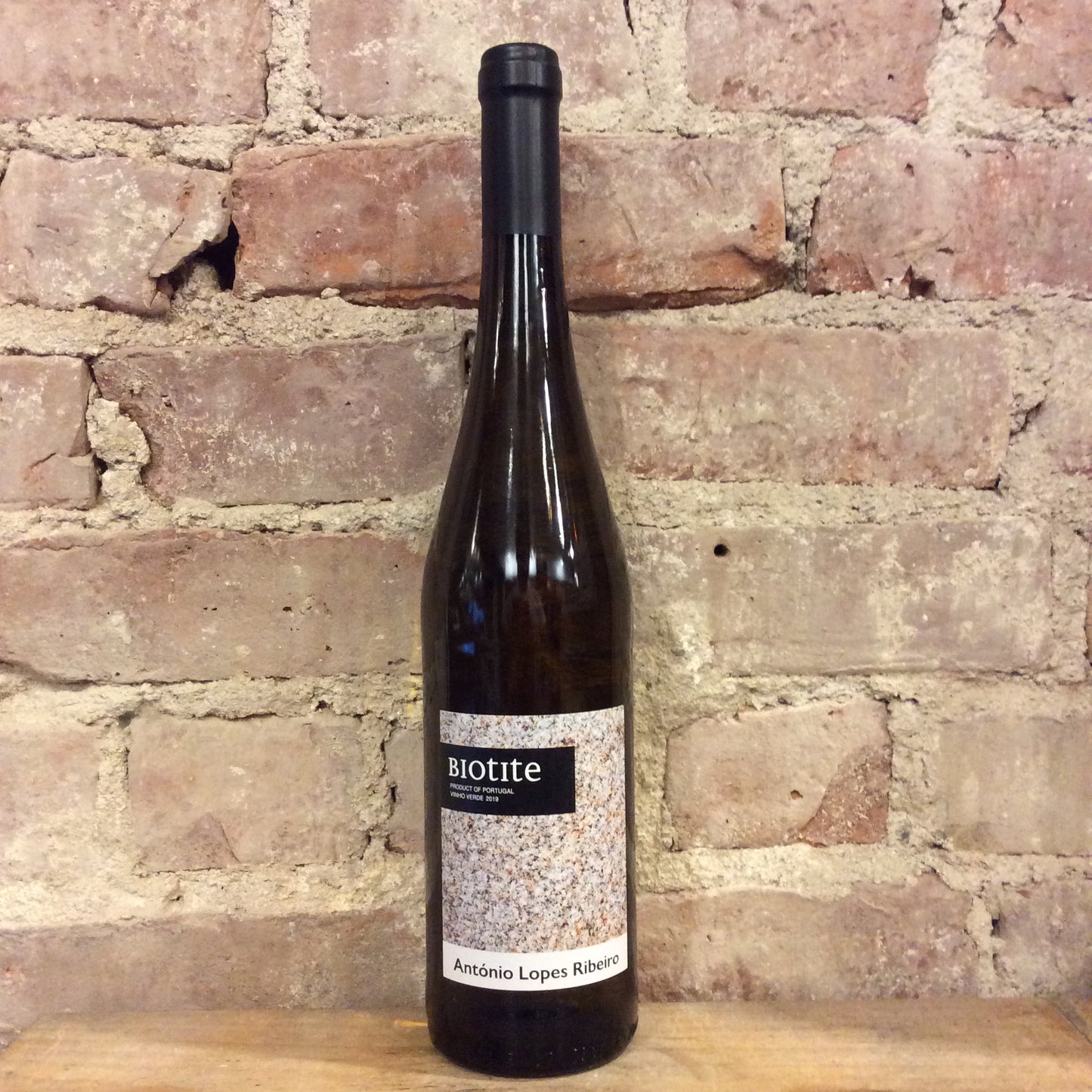 Antonio Lopes Ribeiro Vinho Verde 'Biotite' 2022 750mL