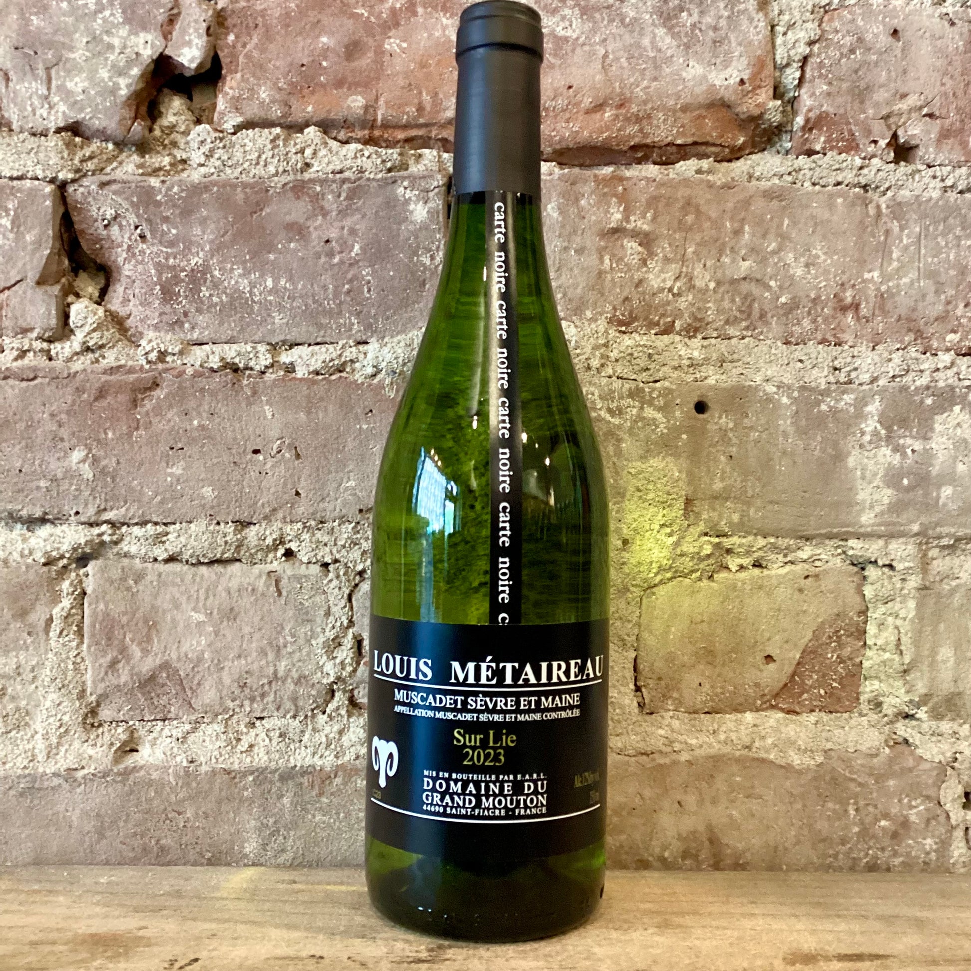 Louis Metaireau Muscadet Sèvre-et-Maine Sur Lie Carte Noire 'Black Label' 2023