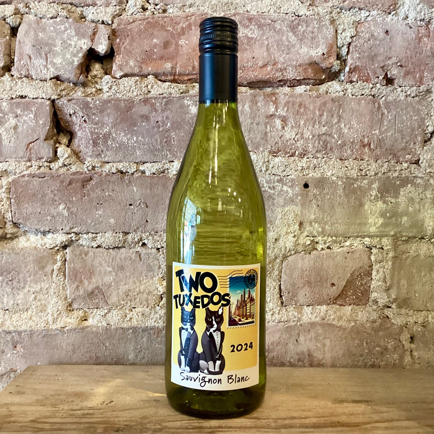 Two Tuxedos Sauvignon Blanc Central Valley 2024 750mL