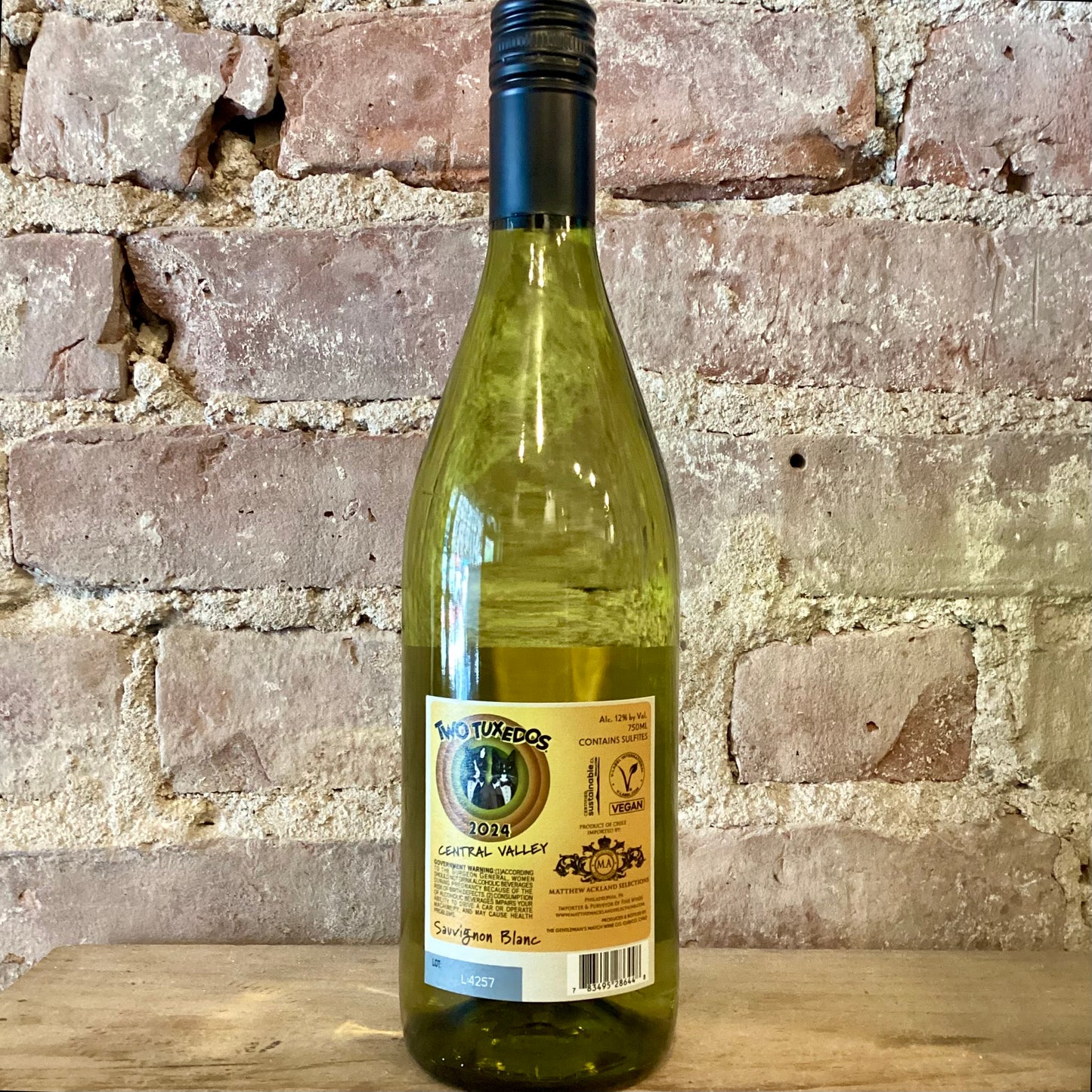Two Tuxedos Sauvignon Blanc Central Valley 2024 750mL