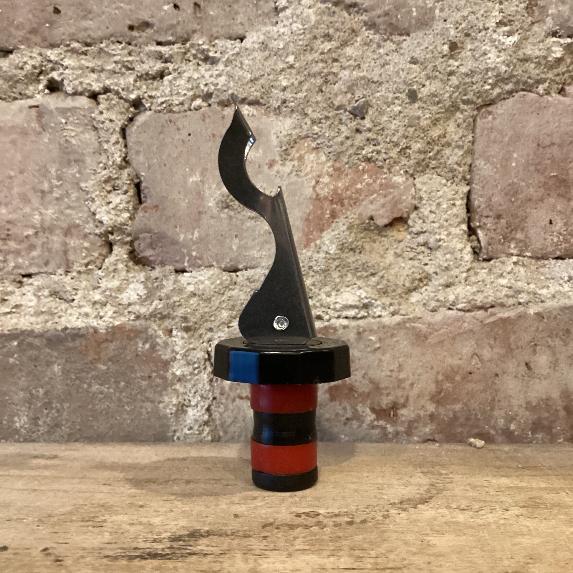 Lockdown Flip Top Bottle Stopper